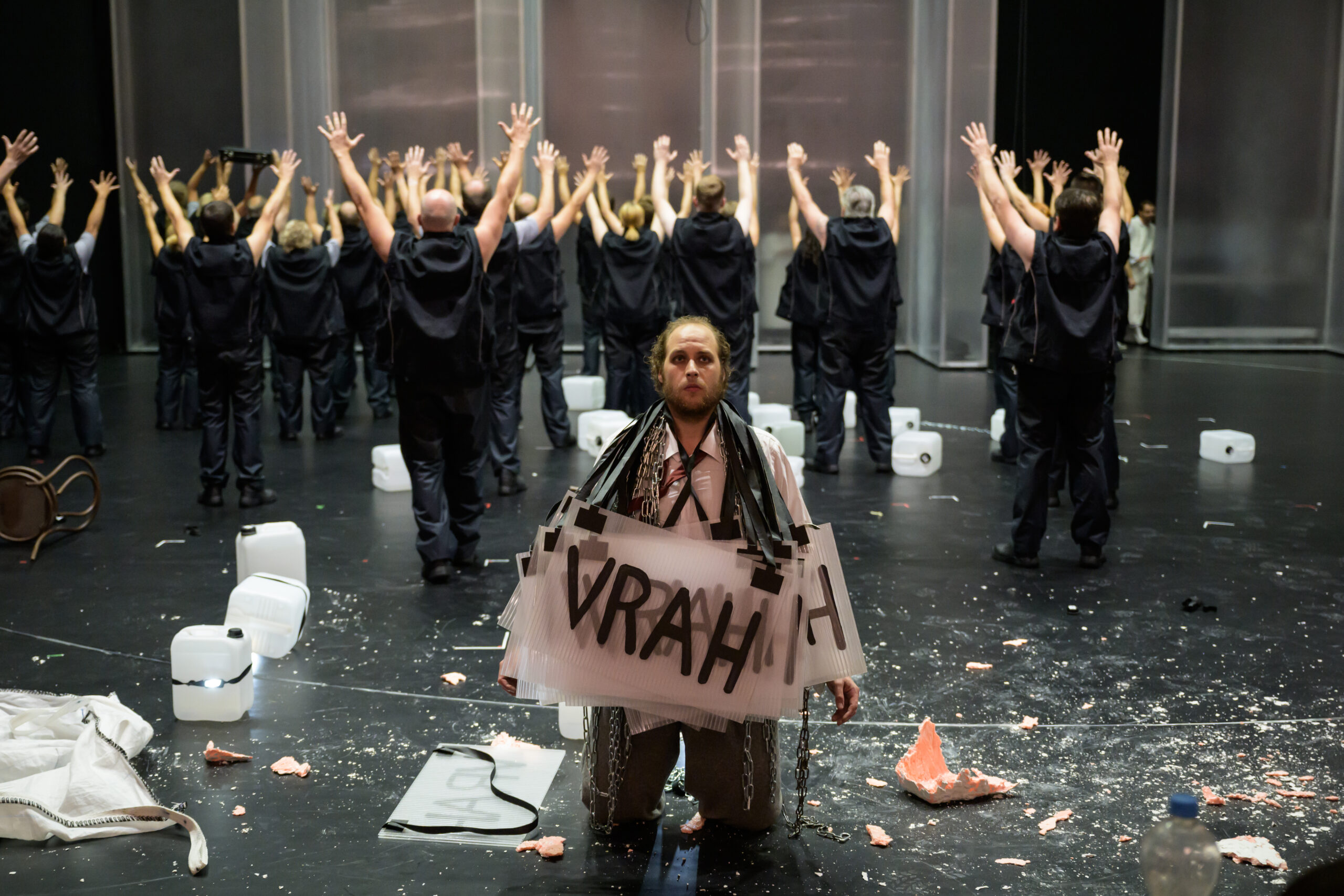 Opera I Idomeneo: Evan LeRoy Johnson (Idomeneo), Sbor Státní opery – foto: Serghei Gherciu