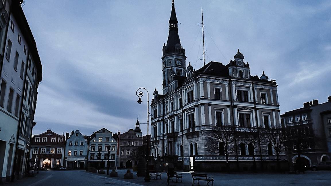 Lądecki rynek widziany wieczorową porą, marzec 2023 / Gosia Fraser