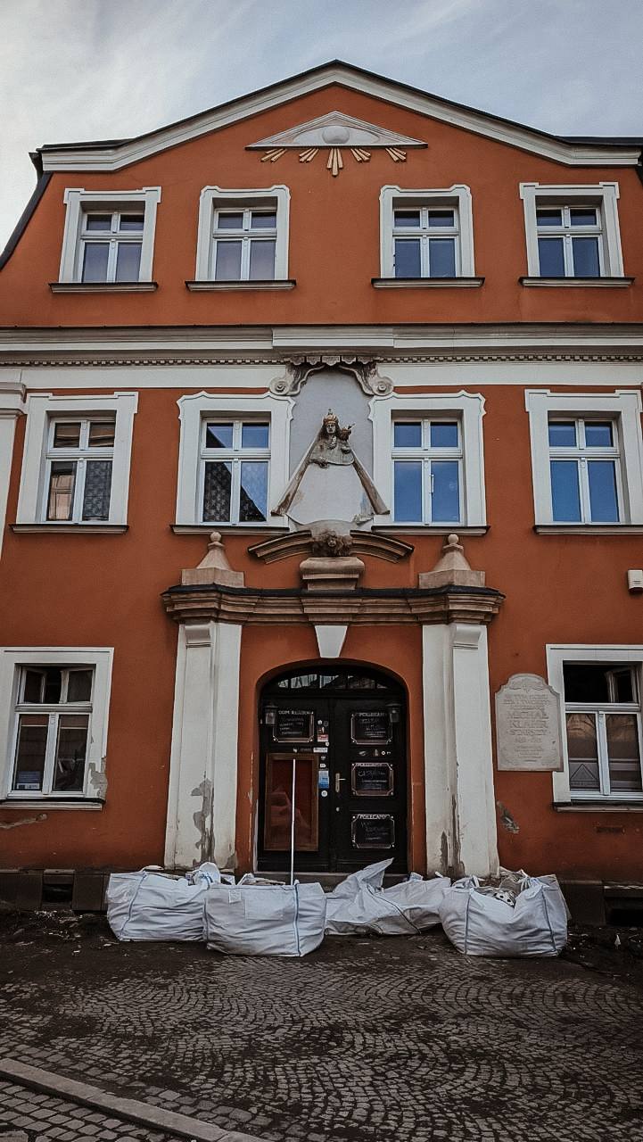 Dom Klahra krótko po powodzi w 2024 r. / fot. Gosia Fraser